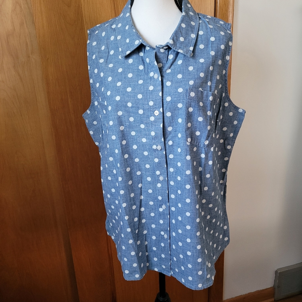 Sleeveless top by Tommy Hilfiger